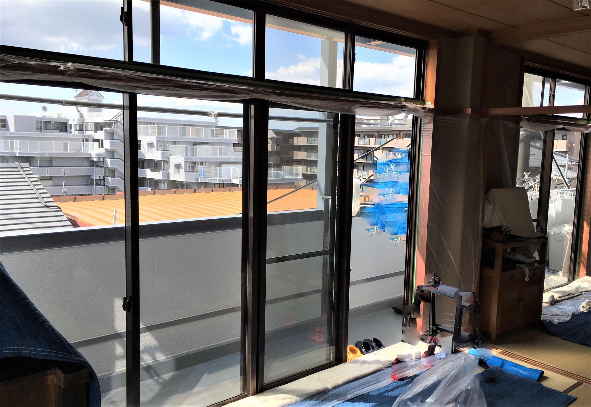 施工実績：ハーフミラー遮熱フィルムの施工