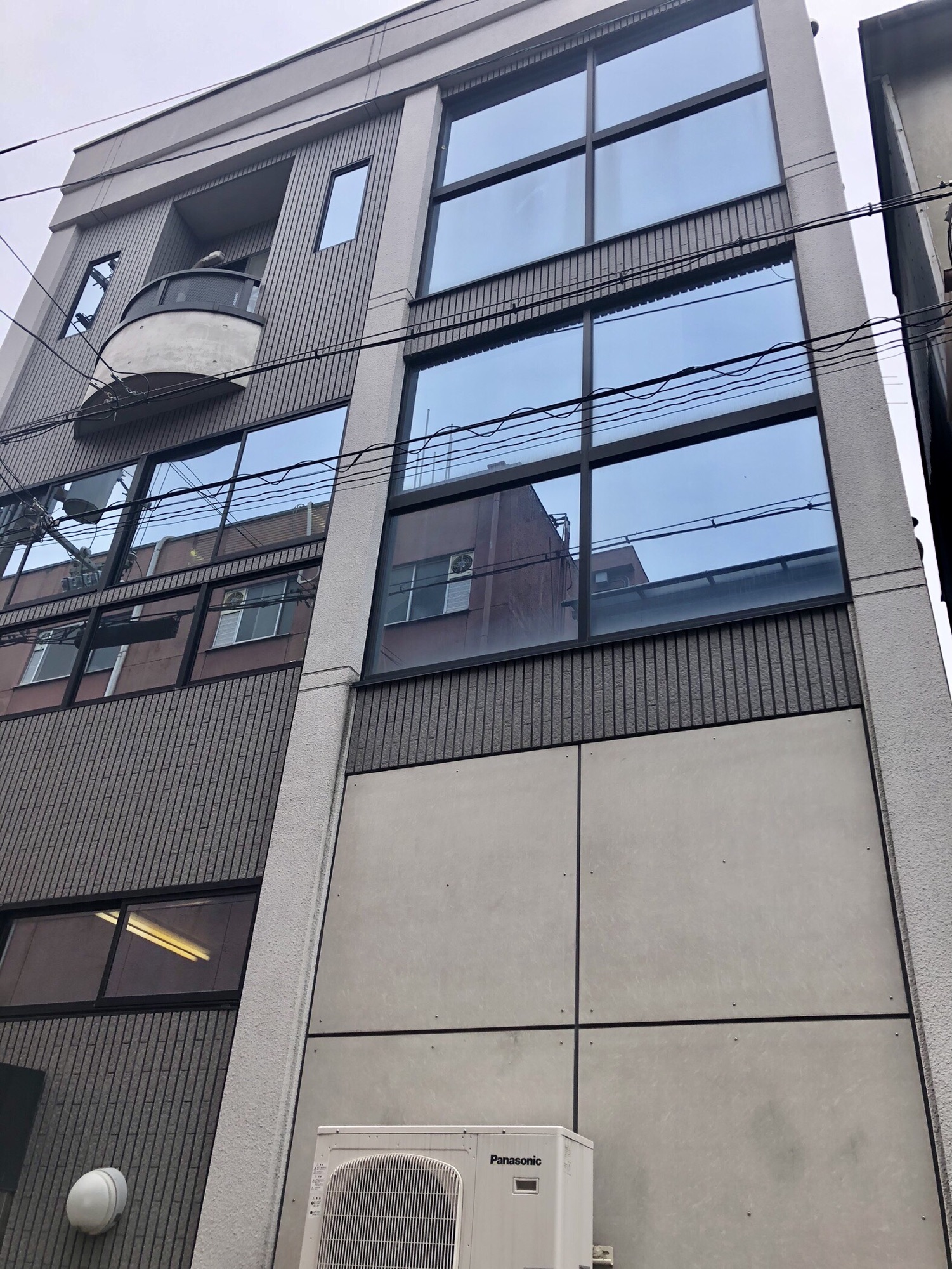 その窓ガラス、大丈夫？