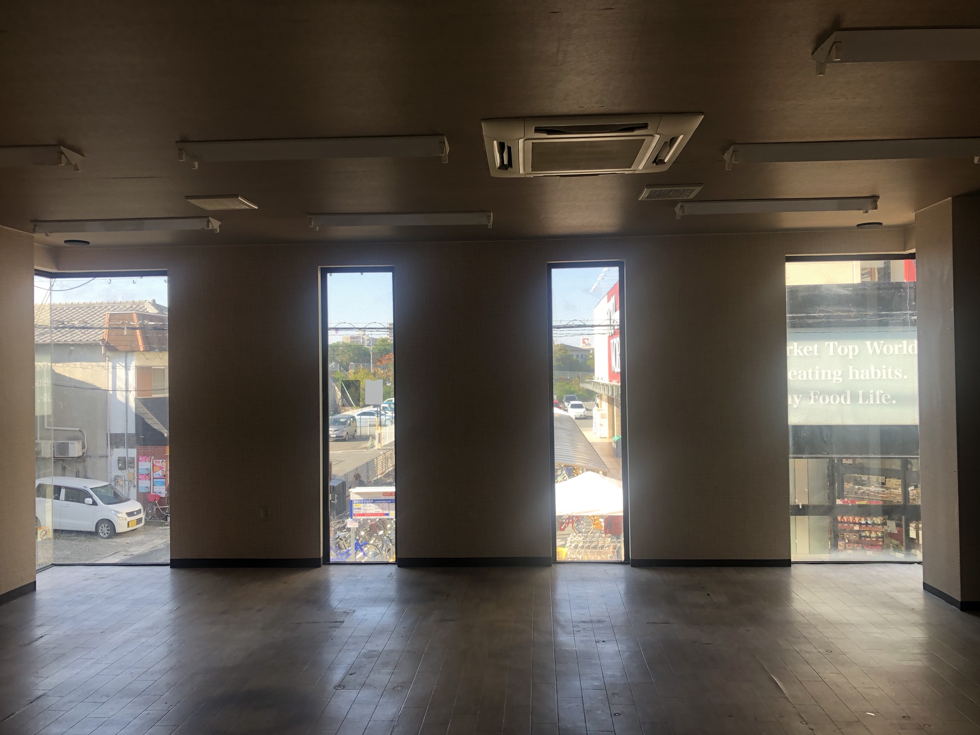 【大阪府　寝屋川市】シルバーミラーフィルム（3M シルバー18）