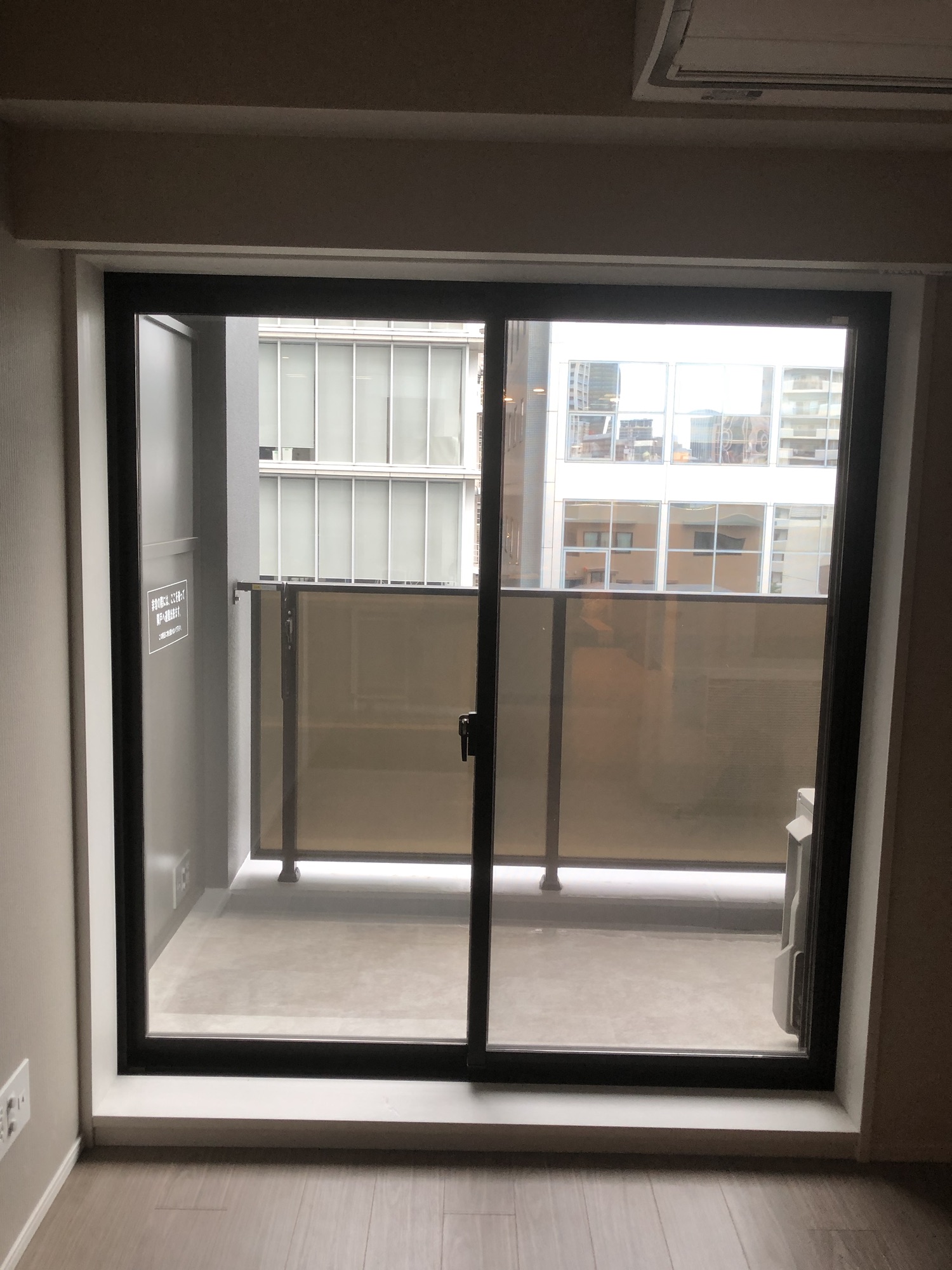 【大阪府　大阪市西区】遮熱ミラーフィルム（3M シルバー35）