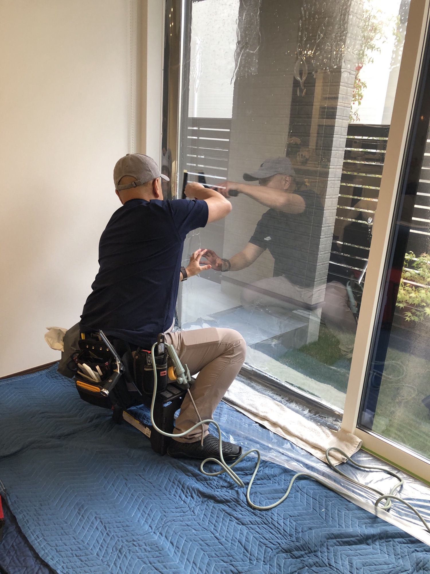 【施工実績】大阪府箕面市｜戸建て｜目隠し対策｜3M シルバー35で明るさそのまま快適プライバシーを実現｜ご依頼から施工までのスピード対応| 2025年11月